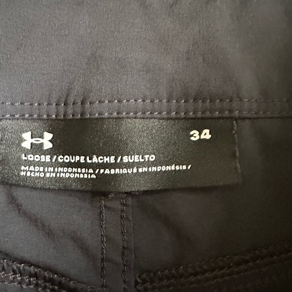 Under Armour Men’s Black Flat Front Lightweight Short Size 34 - Picture 4 of 10